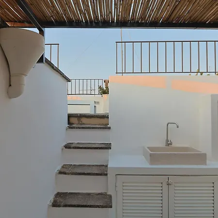 Torre Bianca Vista Mare אוסטוני